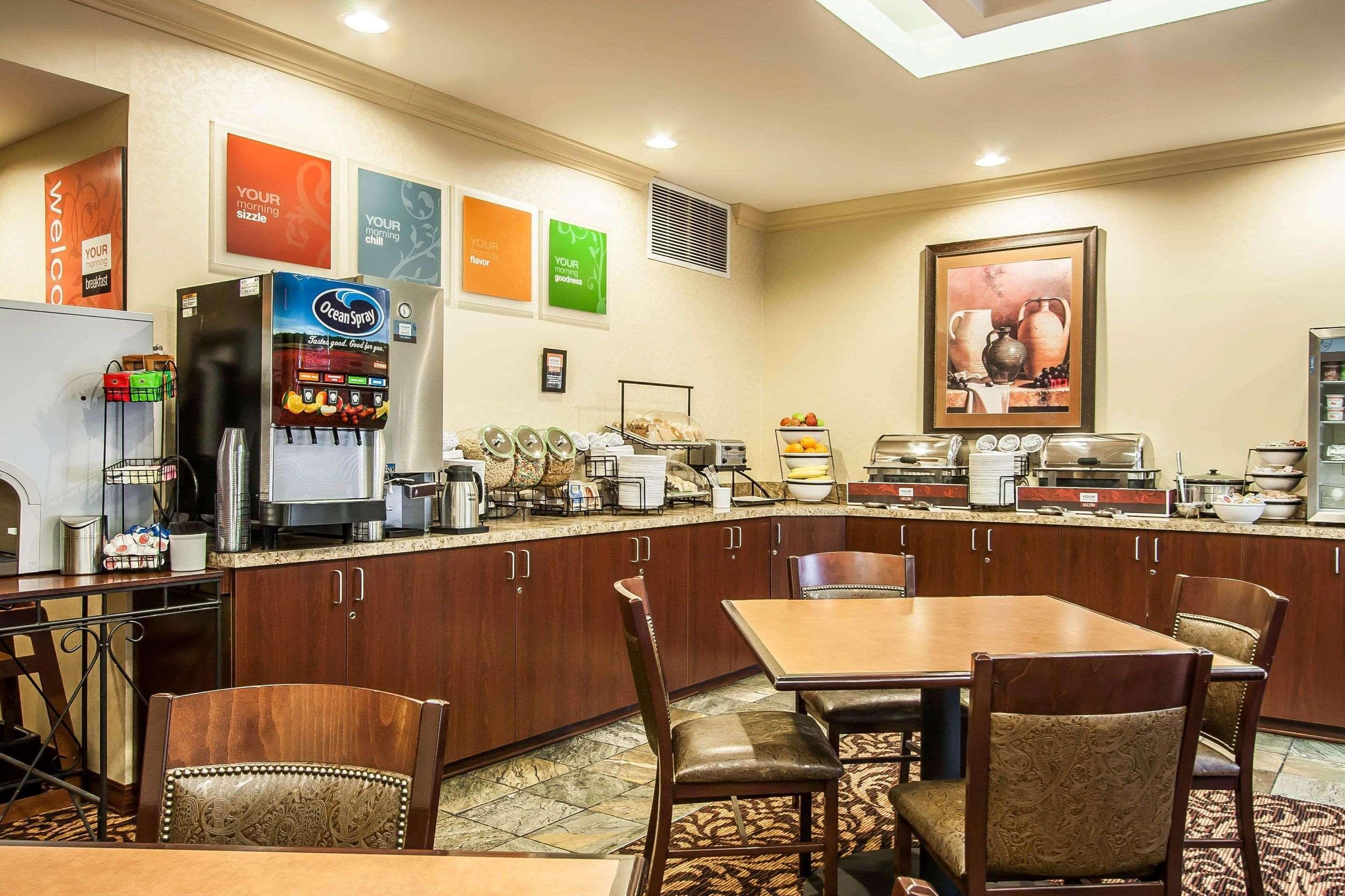 Comfort Inn & Suites Mcminnville Wine Country Exterior photo